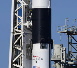 Falcon 9 on pad / Interstage (@spiel2001 K. Scott Piel)