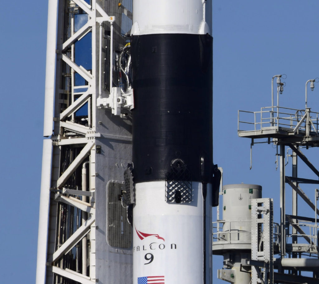 Falcon 9 on pad / Interstage (@spiel2001 K. Scott Piel)