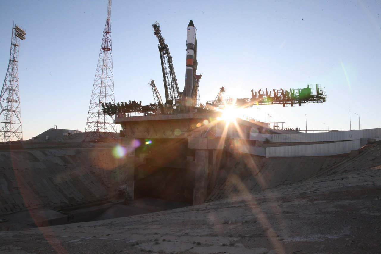 Soyuz 2.1a on pad (Roscosmos)