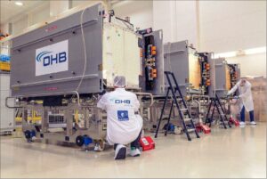 3 satellites dans les locaux d'OHB à Brême (image credit: OHB)